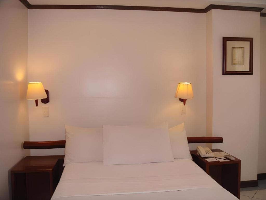 Soledad Suites Panglao Luaran gambar