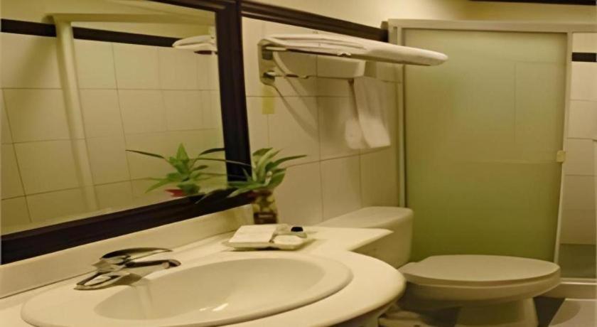 Soledad Suites Panglao Luaran gambar